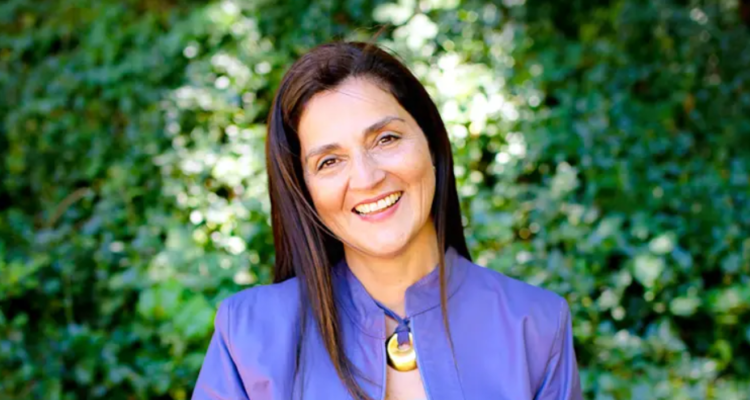 Amaya Alvez
