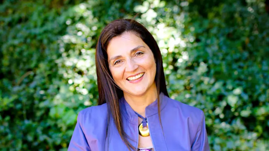 Amaya Alvez