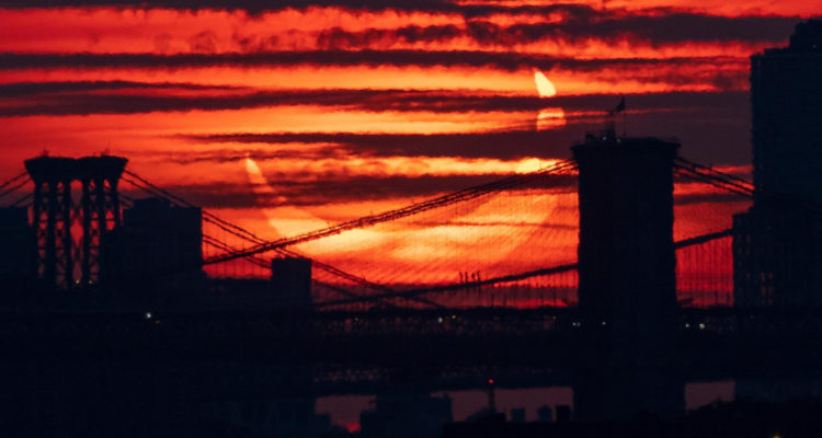 Eclipse visto desde Nueva York, Estados Unidos | EFE