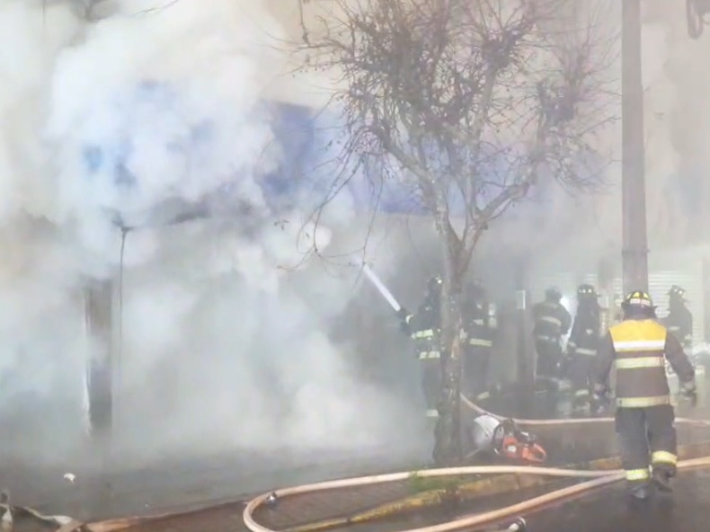 incendio-afecta-tienda-de-entel-en-centro-de-osorno.jpeg