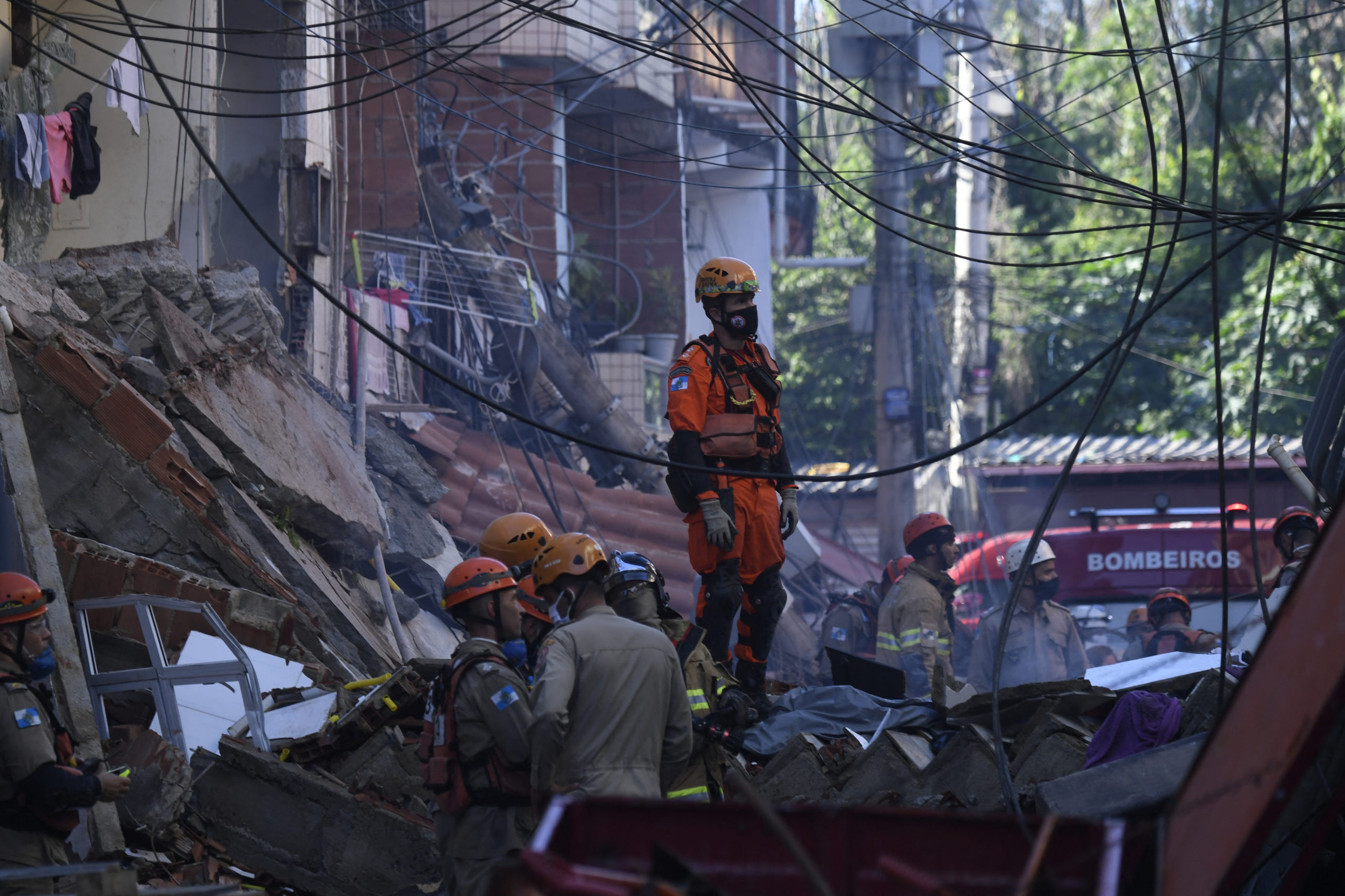 Padre e hija murieron en colapso de edificio en Rio de Janeiro | Internacional | BioBioChile