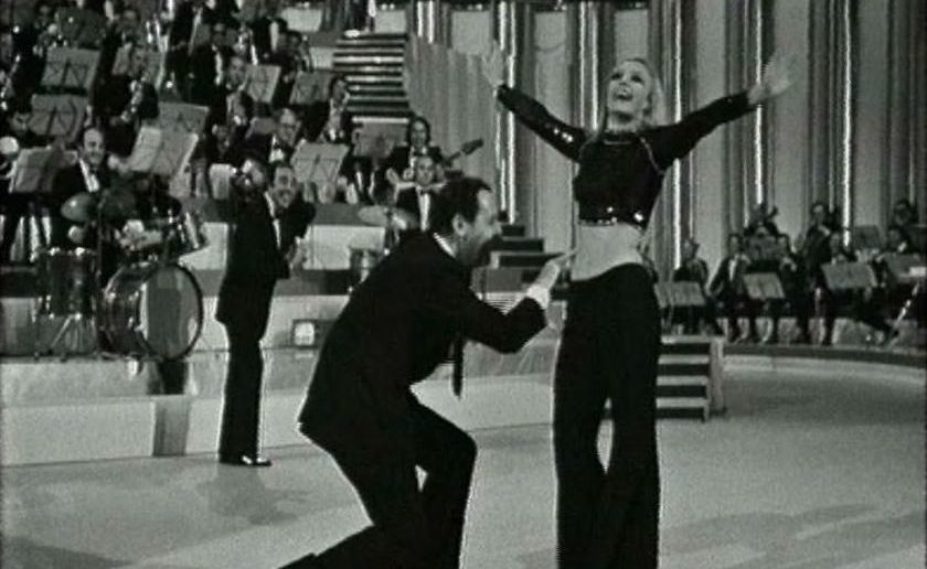 Alberto Sordi y Raffaella Carrá | YouTube 