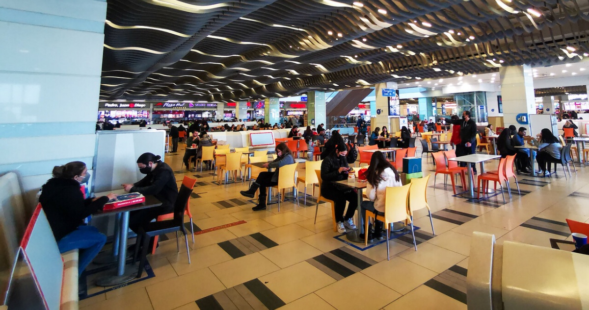 Patio de comida Costanera Center | Cristóbal Escobar | Agencia UNO