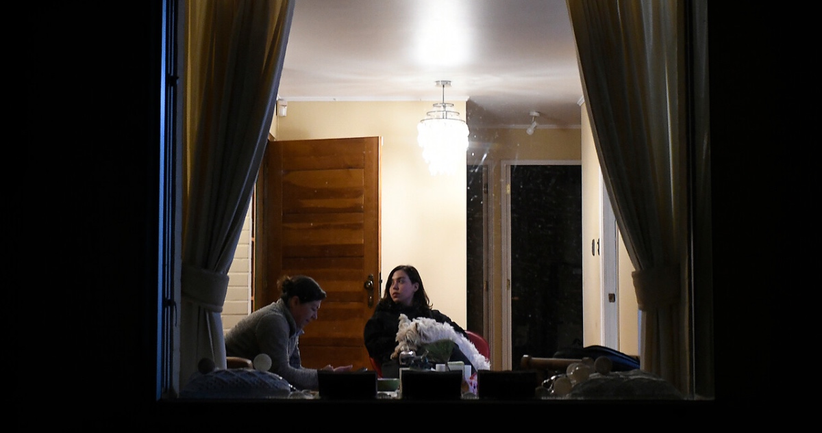 familia en toque de queda