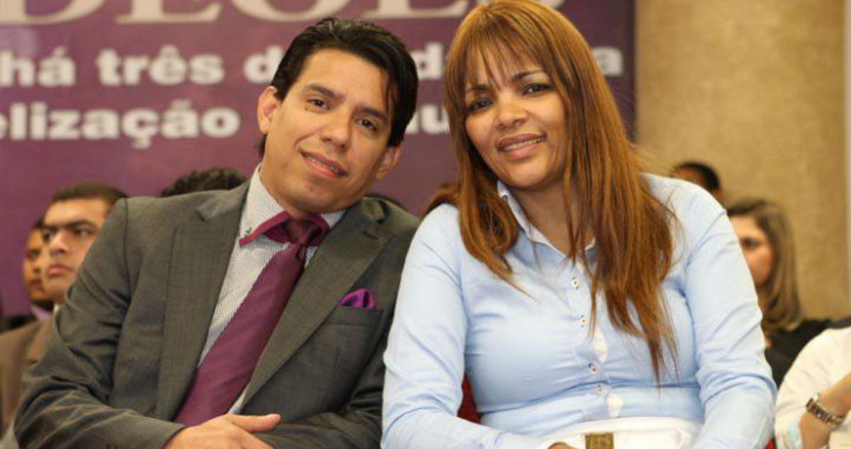 Contexto | Anderson do Carmo y su esposa | O Buxixo Gospel