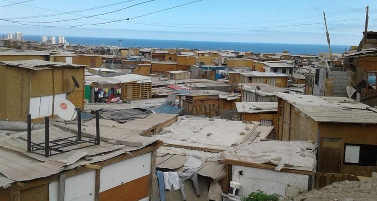 Campamento Los Arenales, Antofagasta. Foto de Ana Sugranyes (c)