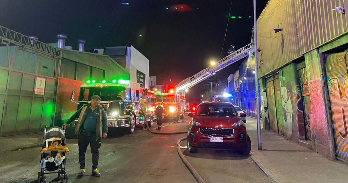 icendio-cite-recoleta-bomberos-santiago-emergencia.png