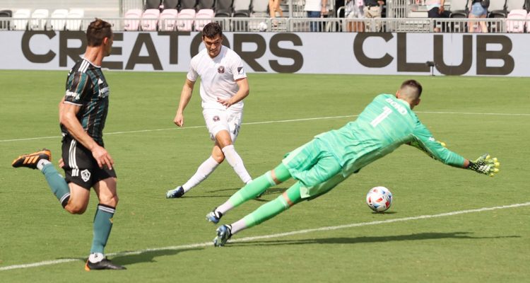 Cliff Hawkins | Agence France-Presse