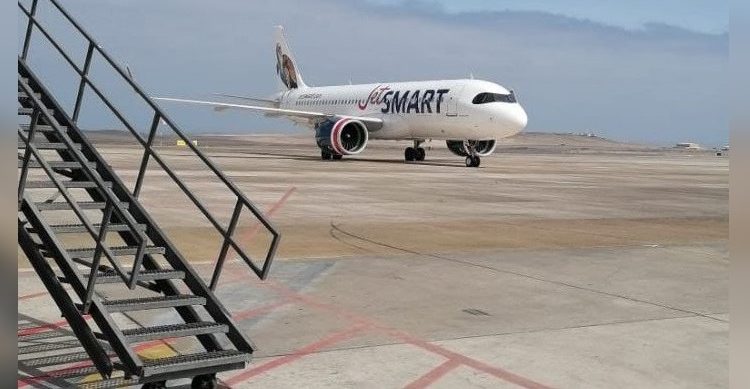 avion-desperfecto-motor-colombia-aterriza-iquique