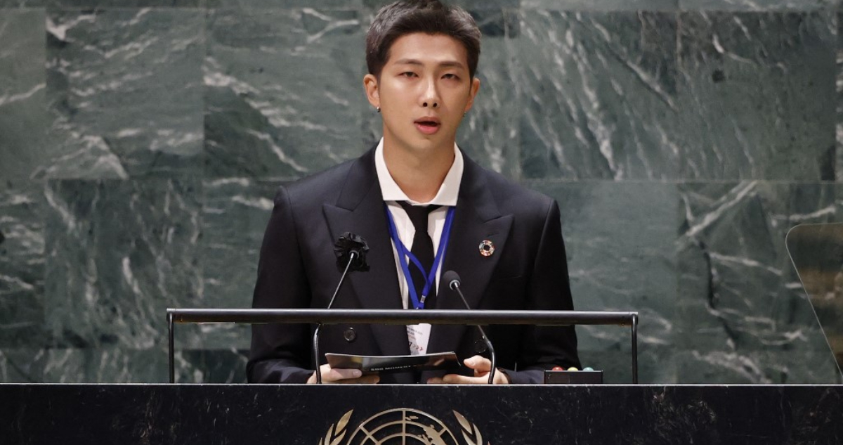 Kim Namjoon (RM) ante la Asamblea General de la ONU | John Angelillo, AFP, POOL