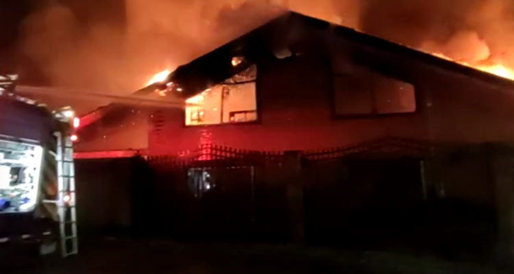 Incendio de vivienda durante ataque incendiario en Cañete