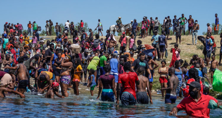 EEUU busca enviar de regreso a migrantes haitianos provenientes de Chile por crisis en su frontera