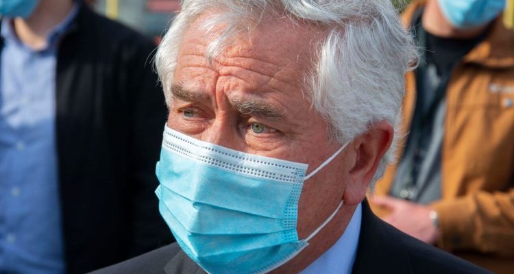 Ministro Enrique Paris