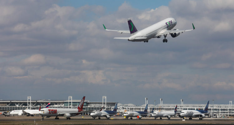 gobierno-abre-frontera-extranjeros-vacunados-baja-cuarentena