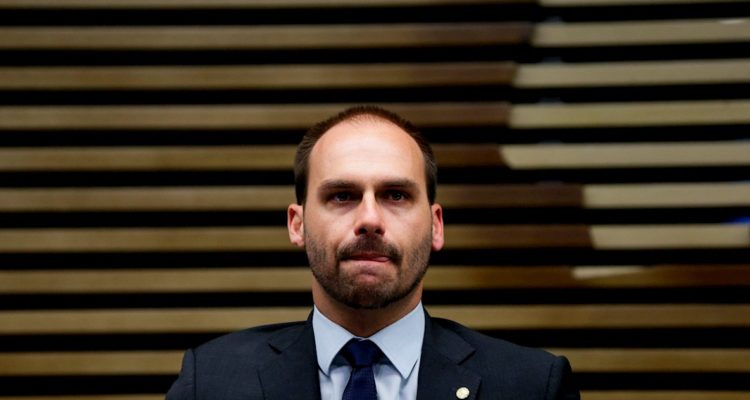 Hijo de Bolsonaro da positivo a covid tras volver a Brasil junto a comitiva que fue a la ONU