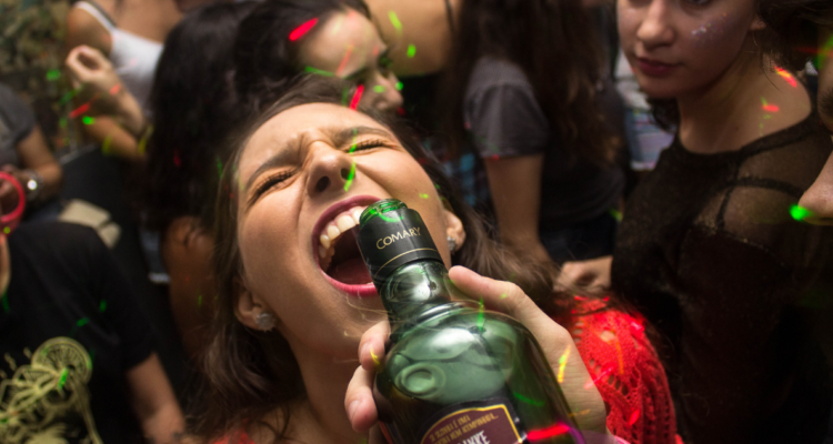 Intoxicación por alcohol | Pexels