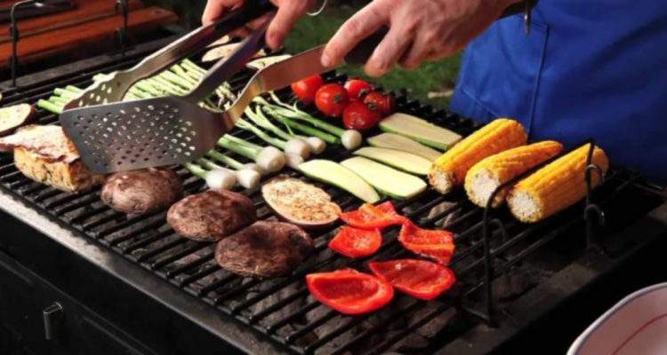 Ipsos: chilenos intentan disminuir consumo de alimentos de origen animal