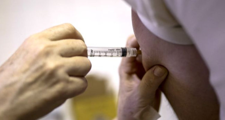 Panguipulli desvinculan a directora de Cecosf tras error con vacunas contra el tétano