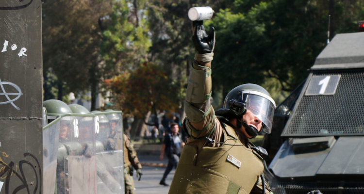 carabinero-lacrimogena