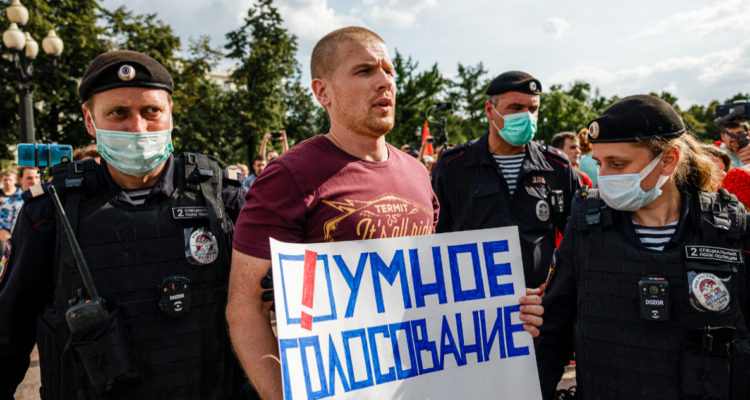 Rusia: elecciones parlamentarias rodeadas de censura, presión y el “voto inteligente”