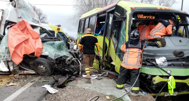 un muerto y 20 lesionados