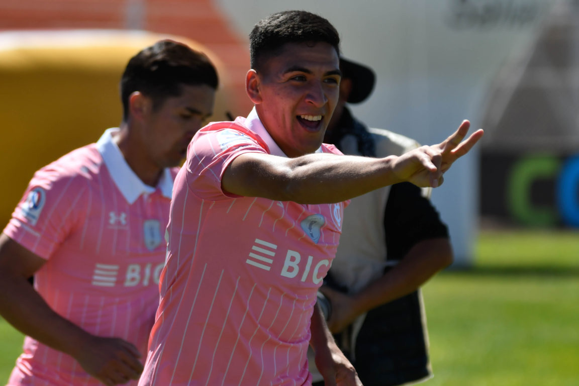 Núñez celebra su doblete ante Cobresal