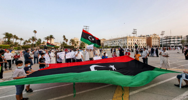 10 años del asesinato de Gadafi rebeldes mataron al dictador, pero su régimen perdura en Libia