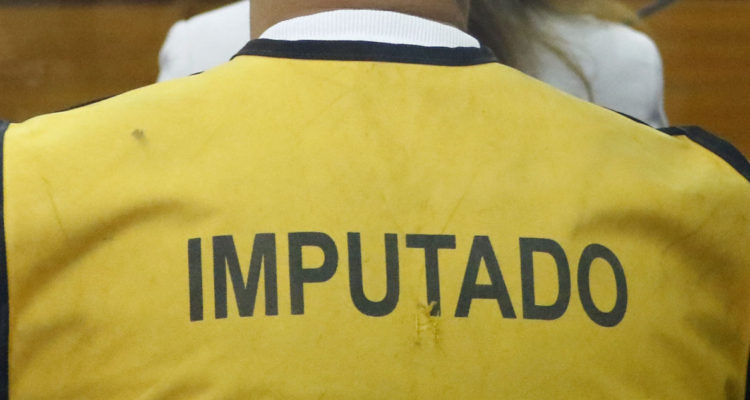 Querellante en Caso Luminarias sorprende a imputado por cohecho y bajo arresto ebrio en restaurant