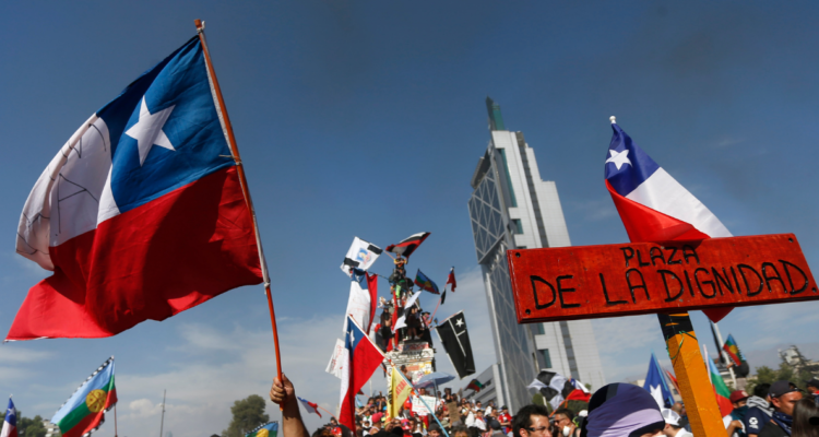 The Economist: “Chile luce peor que en cualquier otro momento desde el regreso de la democracia”