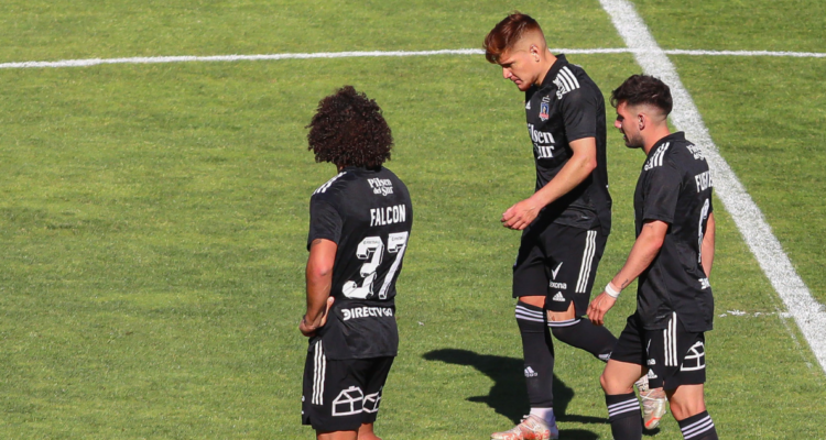 Colo Colo en partido ante la UC