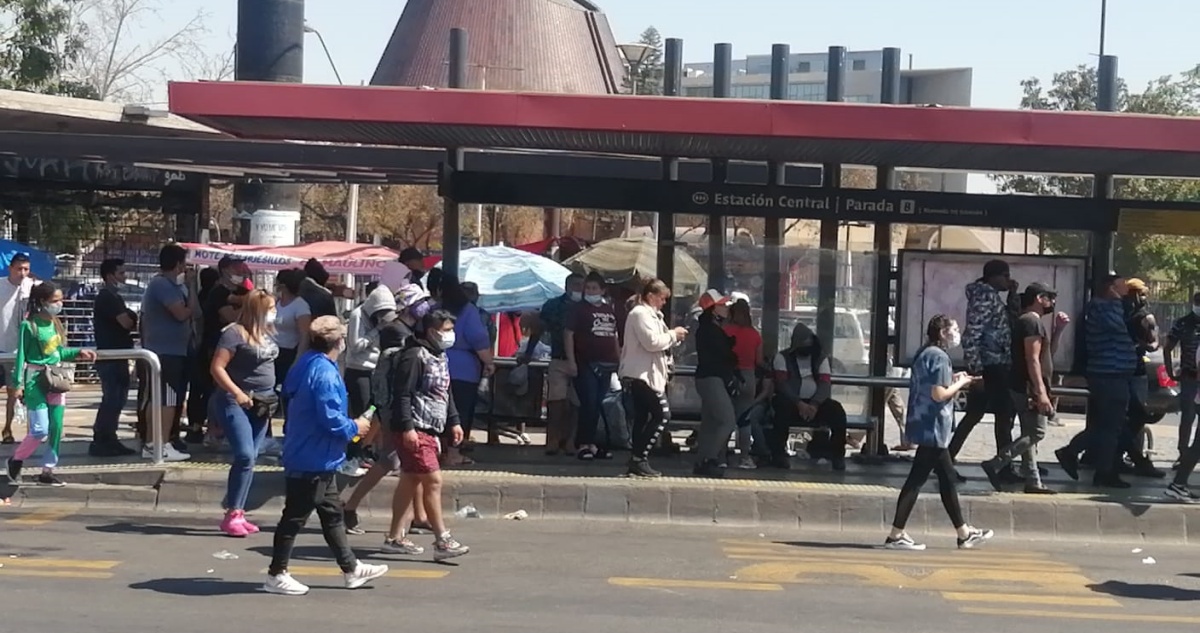 Comerciantes ambulantes se manifiestan en Estación Central