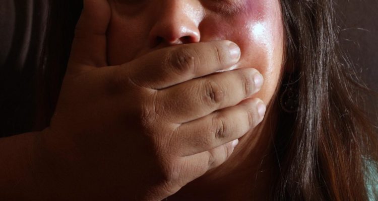 Condenan indonesios violación Punta Arenas