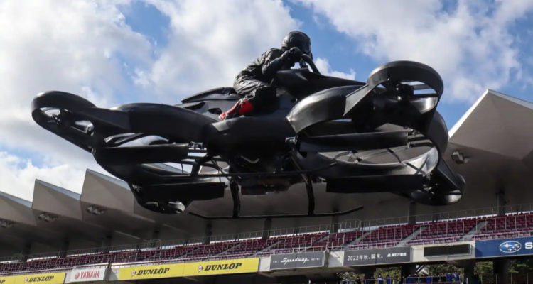 Crean en japón una “moto voladora”capaz de volar a 100 km/h