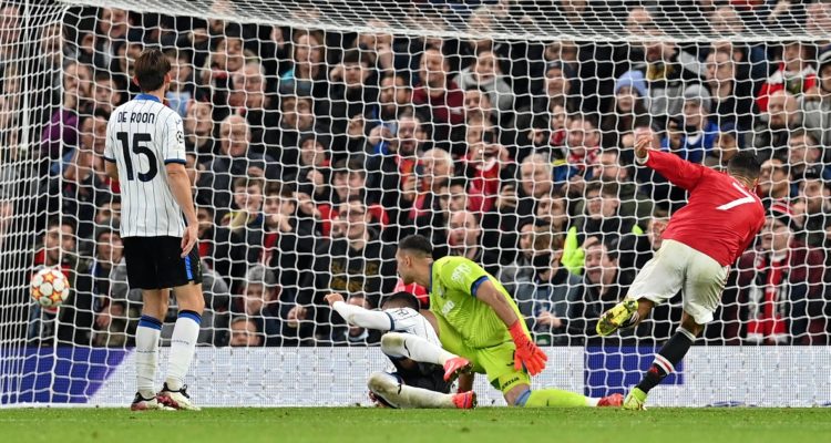 Cristiano anotó gol del triunfo del United al Atalanta