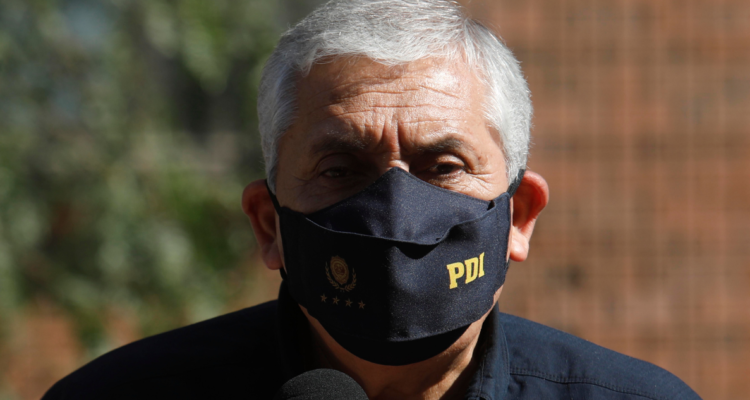 Corte de Apelaciones de Santiago revoca prisión preventiva del exdirector de la PDI, Héctor Espinosa