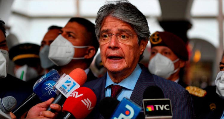 Ecuador Lasso afronta movilización nacional pese a la suspensión del alza en los combustibles