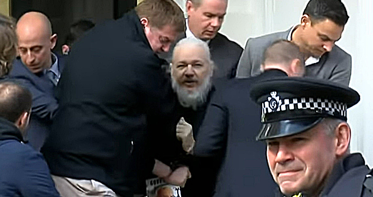 Julian Assange es trasladado al Tribunal de Magistrados de Westminster