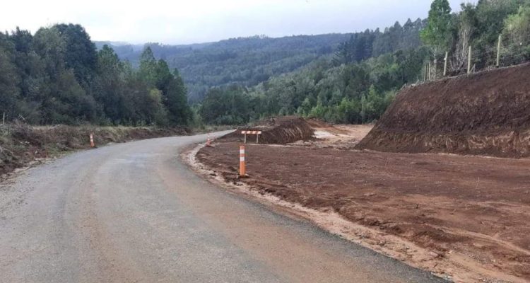Empresa a cargo del mejoramiento de la ruta Torobayo-Curiñanco pidió paralizar los trabajos argumentado temas de seguridad