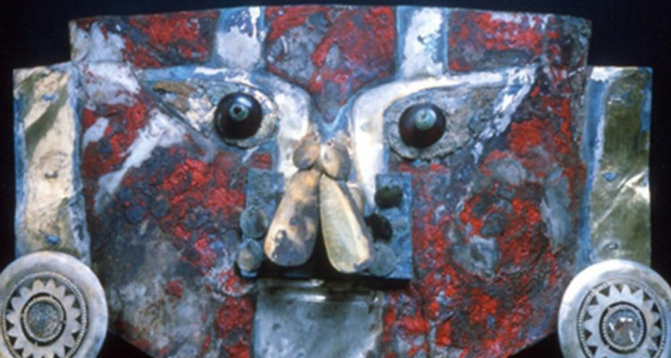 Encuentran mascara de cultura lambayeque en perú