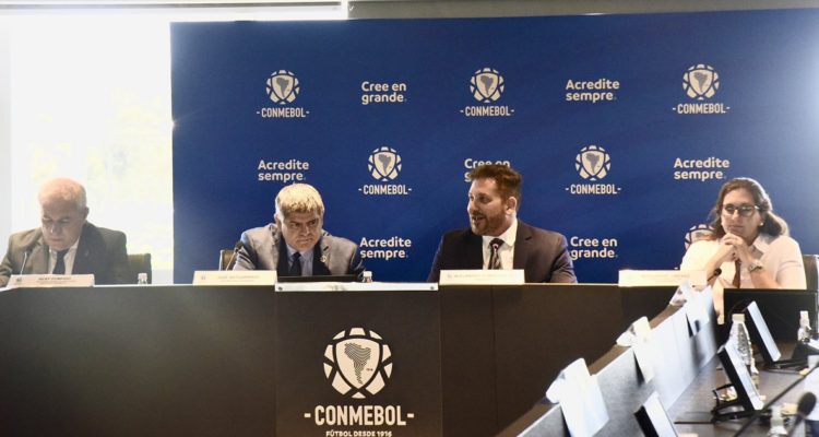 Conmebol rechazó jugar un Mundial bienal.