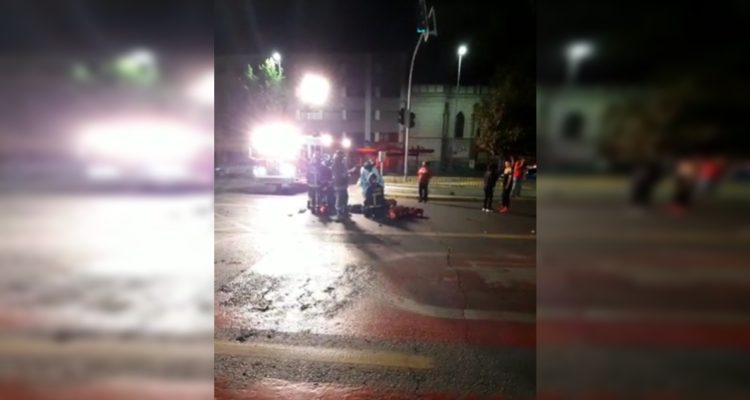 Funcionario PDI quedó grave tras accidente en moto en Santiago: lo impactó un conductor ebrio