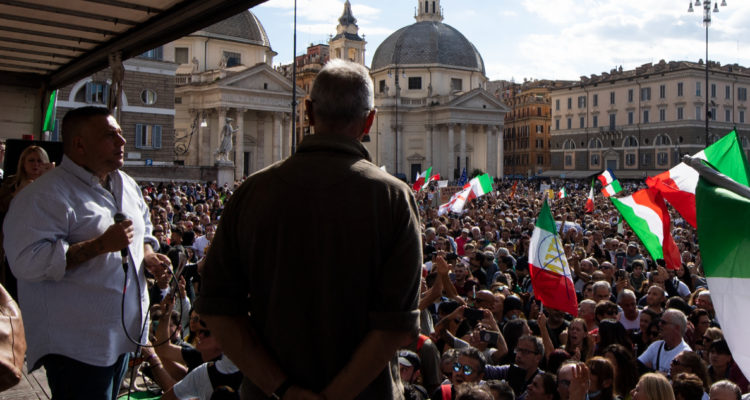 Italia trabajadores se manifiestan en contra de pasaporte sanitario y amenazan con bloquear puertos