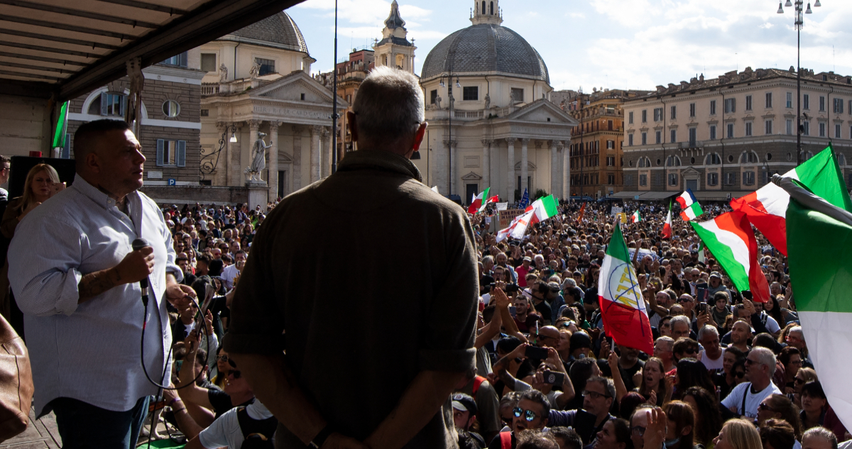 Italia trabajadores se manifiestan en contra de pasaporte sanitario y amenazan con bloquear puertos