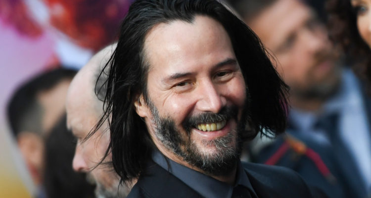Keanu Reeves sorprende a dobles de riesgo con regalo