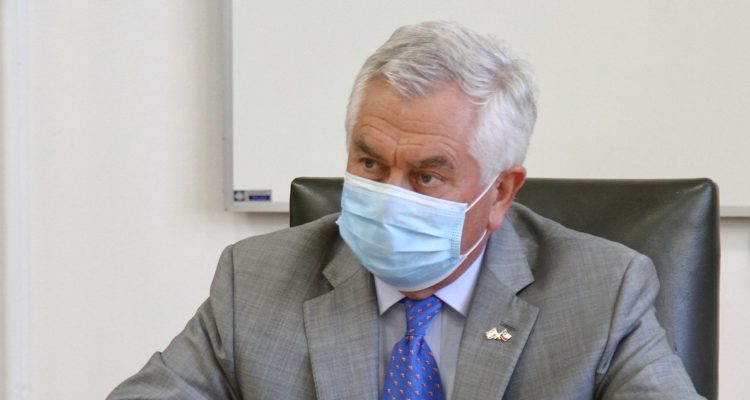 Con el lunes con más contagios en 14 semanas, Chile brinca a casi 8 mil casos activos