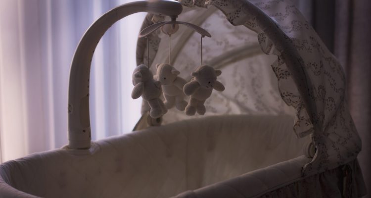 Mamá a los 70: mujer india da a luz a un niño con fertilización in vitro tras 45 años de matrimonio