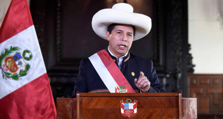 Congreso peruano busca evitar Asamblea Constituyente y abrir puerta a destitución de Castillo