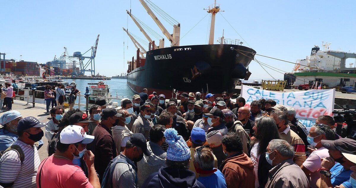 Pescadores de excaleta Sudamericana dicen sentirse “abandonados” a días de diálogo con Gobierno