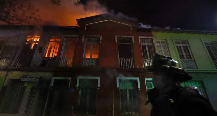 Incendio Barrio Yungay | Víctor Alegría | Agencia UNO