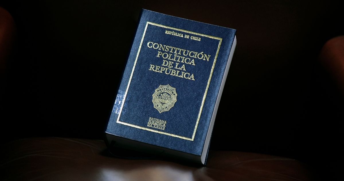 Constitución